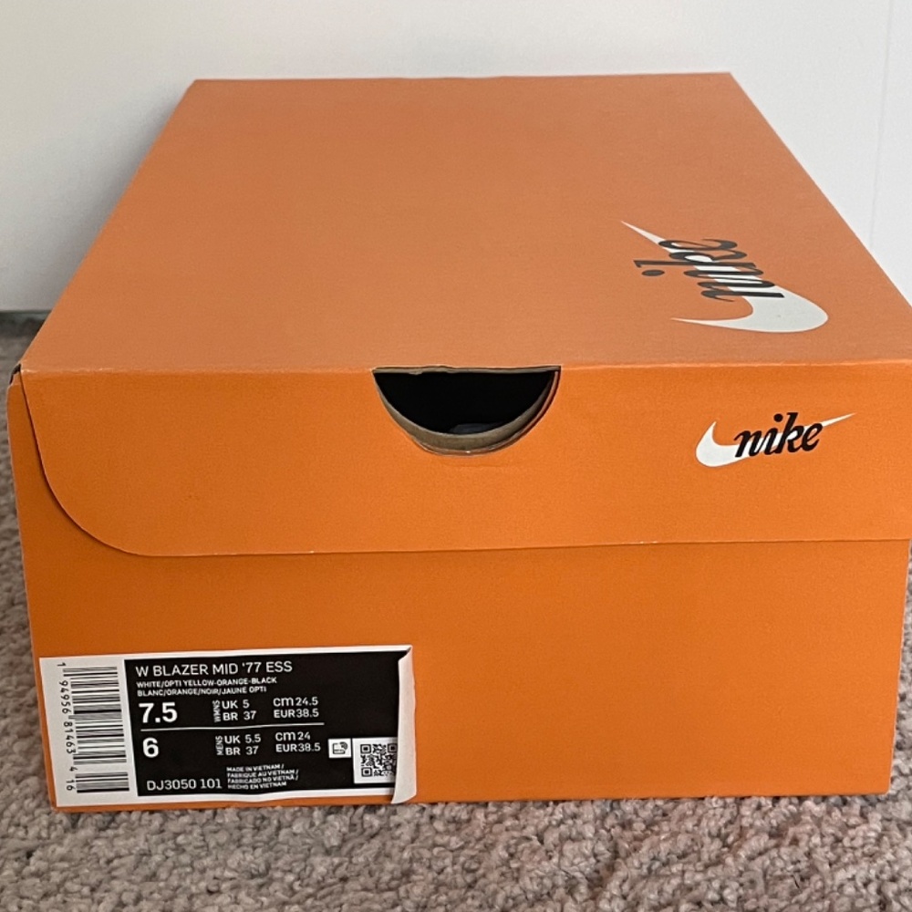 High Top Nike SB Blazer Sneakers in Yellow - Picture 14 of 14